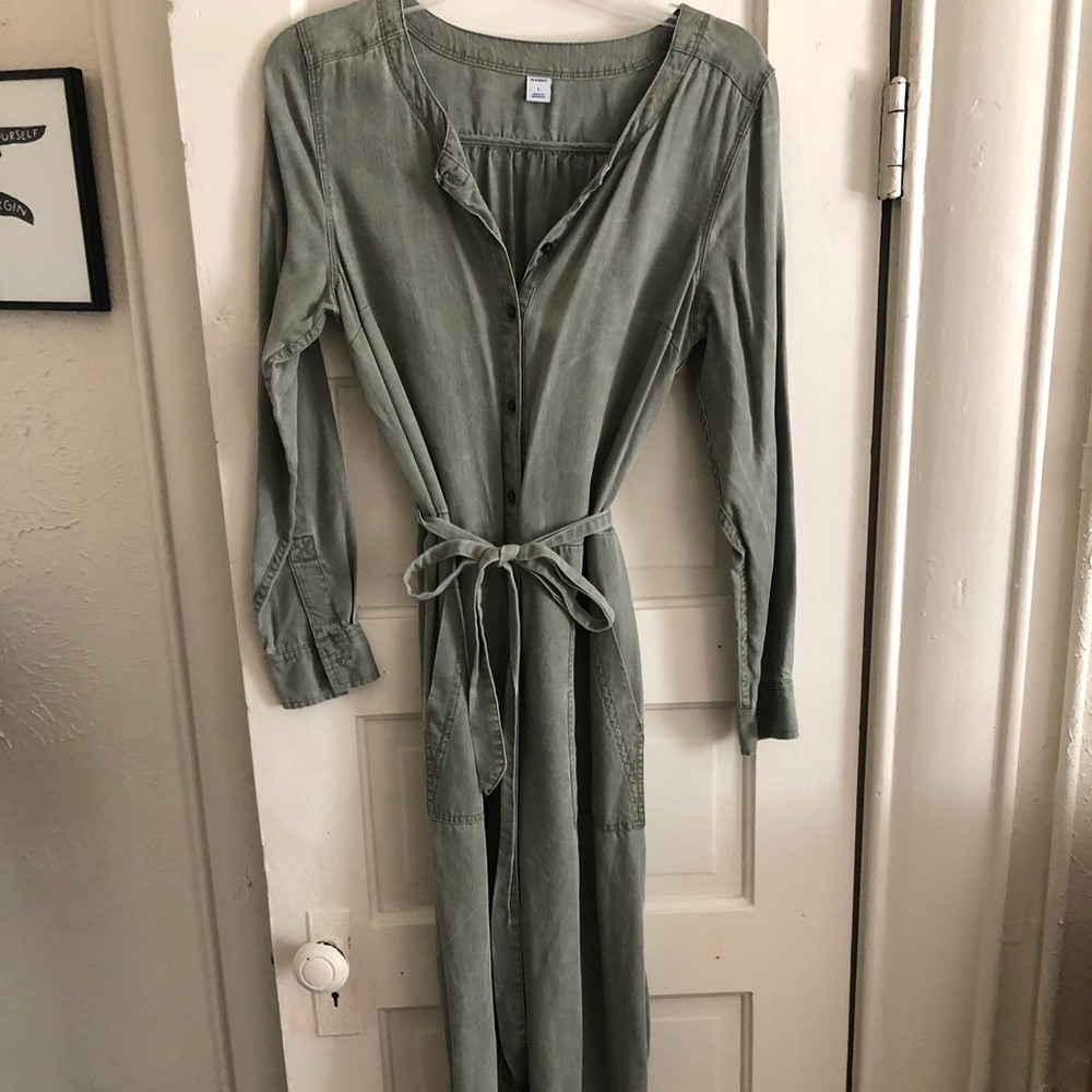 Green long sleeved jumper